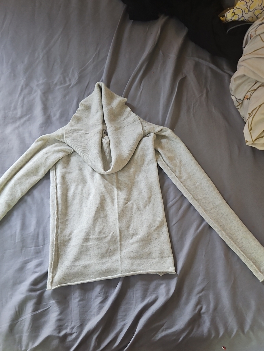 Ruehl No.925 Light Oatmeal Cowl-neck/Off-shoulder Cashmere Sweater